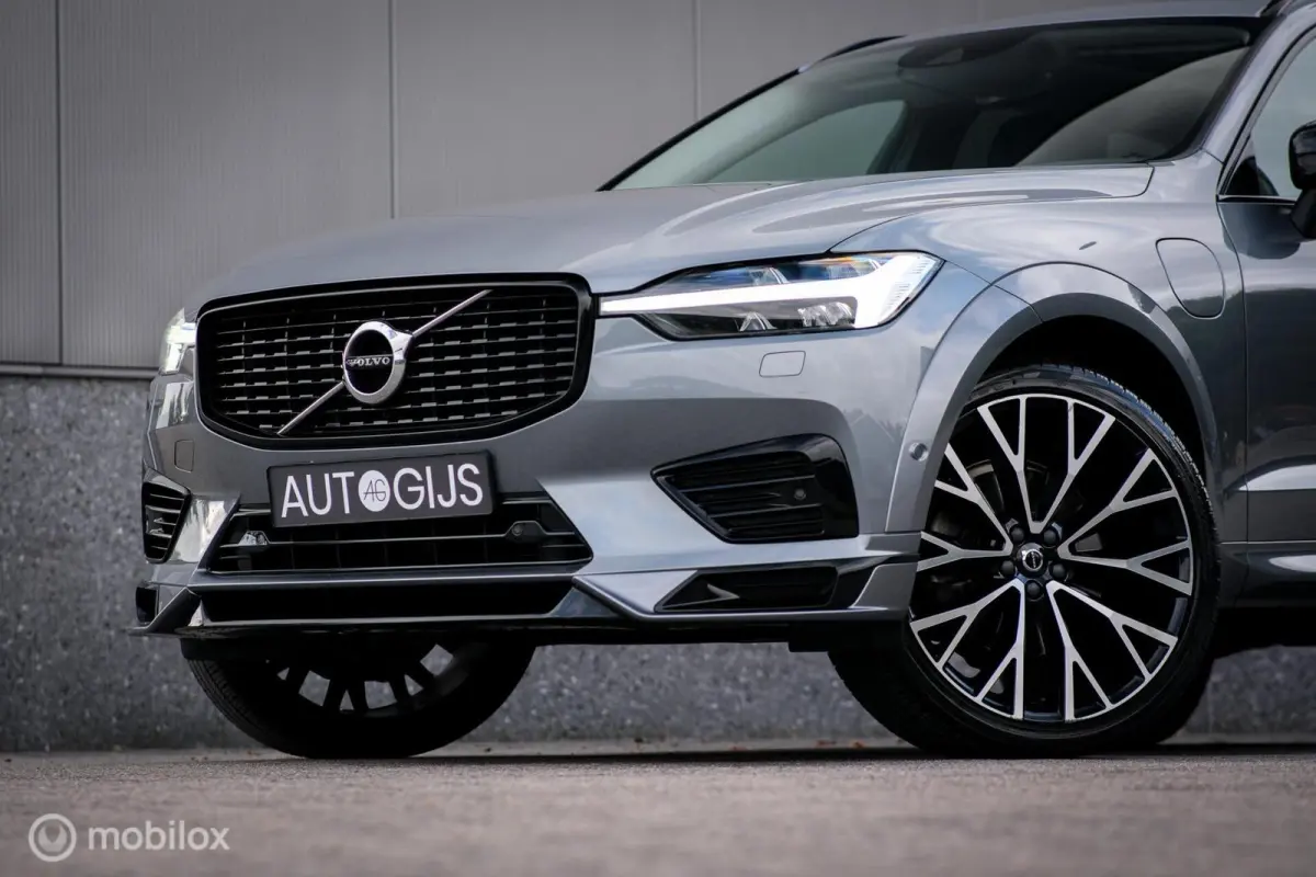 Recharge T6 AWD R-Design | HEICO pakket | 22 inch | Panorama | Leder | Uniek | Zeer mooi | Adaptive cruise |