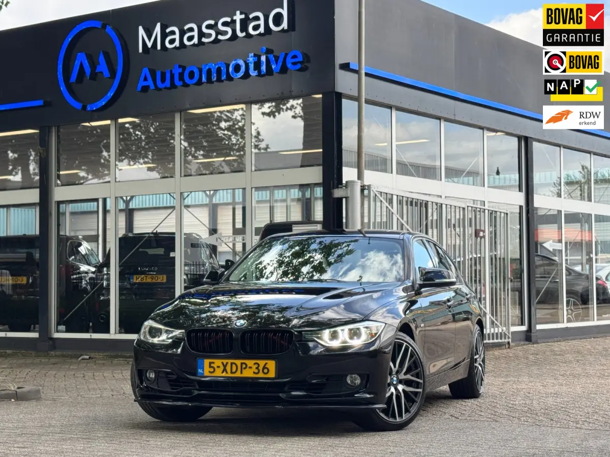 320i Executive Automaat NL auto Black on Black