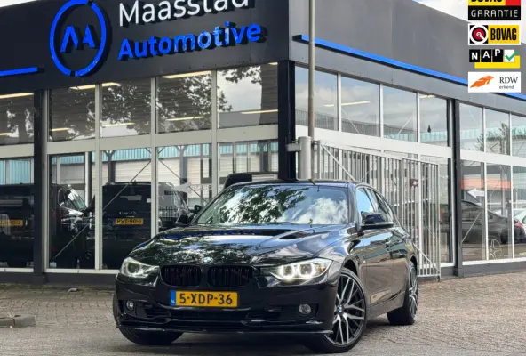 320i Executive Automaat NL auto Black on Black