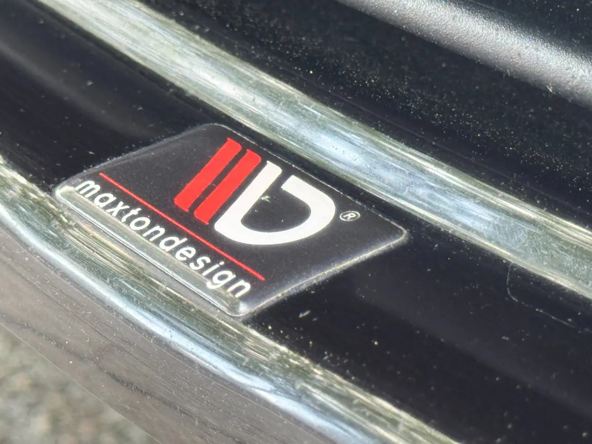 320i Executive Automaat NL auto Black on Black