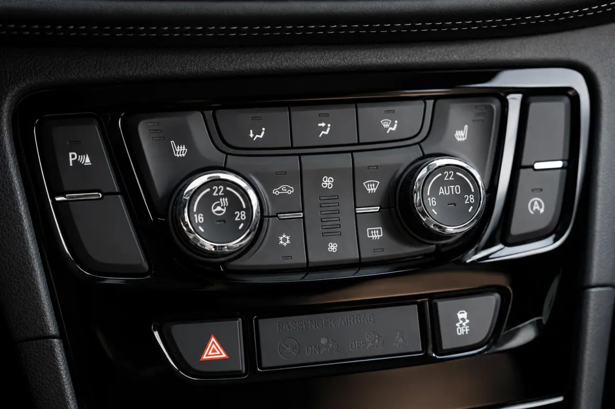 1.4 Turbo Innovation | Nieuwe Riem | Camera | Navigatie | Stoelverwarming