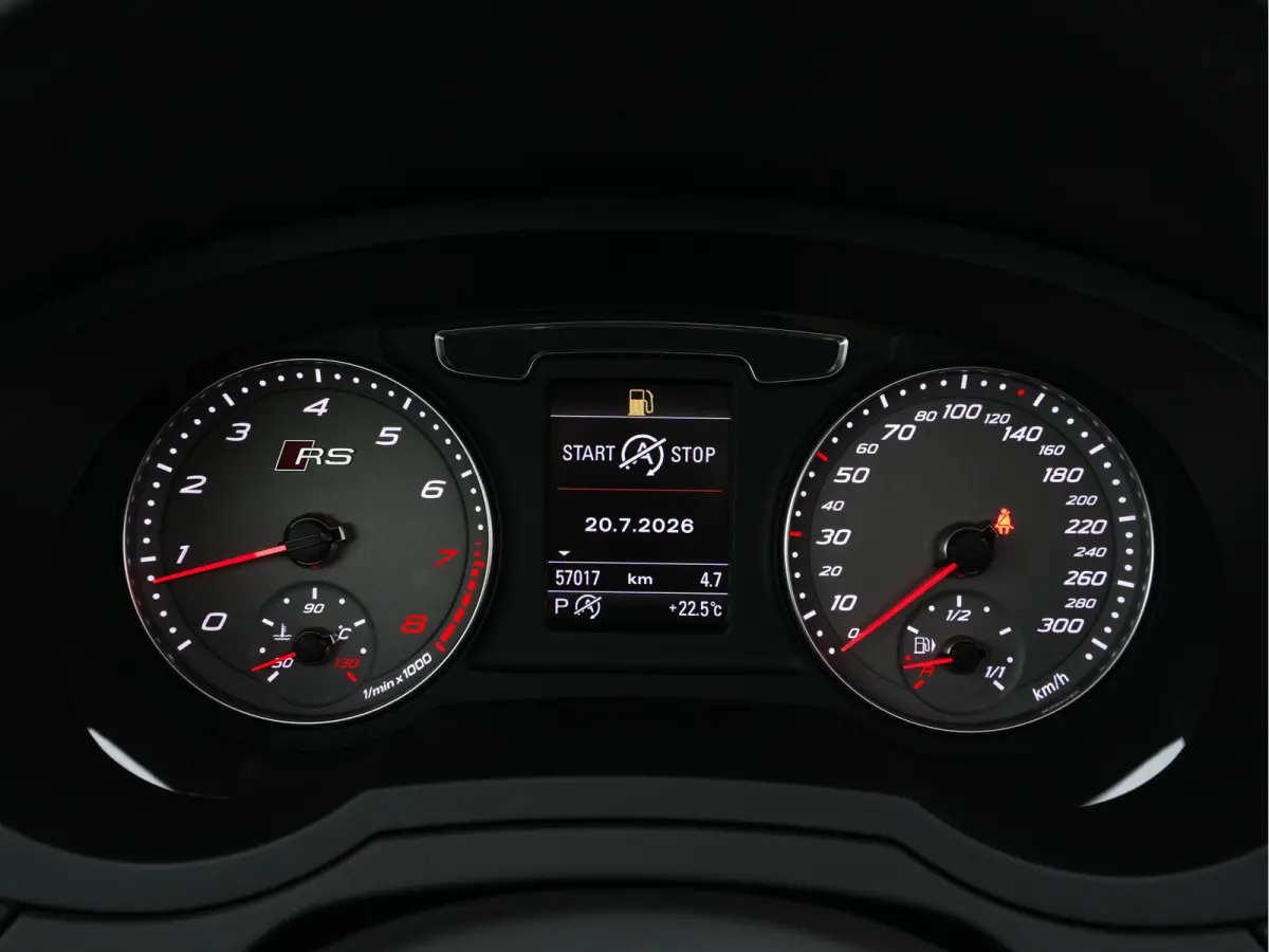 2.5 TFSI RS Q3 Quattro Aut. *PANO | LEDER-ALCANTARA | FULL-LED | BOSE-AUDIO | NAVI-FULLMAP | CAMERA | HEATED-SPORTSEATS | SHIFTPADDLES | CRUISE | PRIVACY-GLASS | ECC | PDC | 19"ALU*