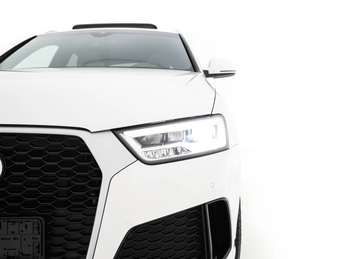 2.5 TFSI RS Q3 Quattro Aut. *PANO | LEDER-ALCANTARA | FULL-LED | BOSE-AUDIO | NAVI-FULLMAP | CAMERA | HEATED-SPORTSEATS | SHIFTPADDLES | CRUISE | PRIVACY-GLASS | ECC | PDC | 19"ALU*