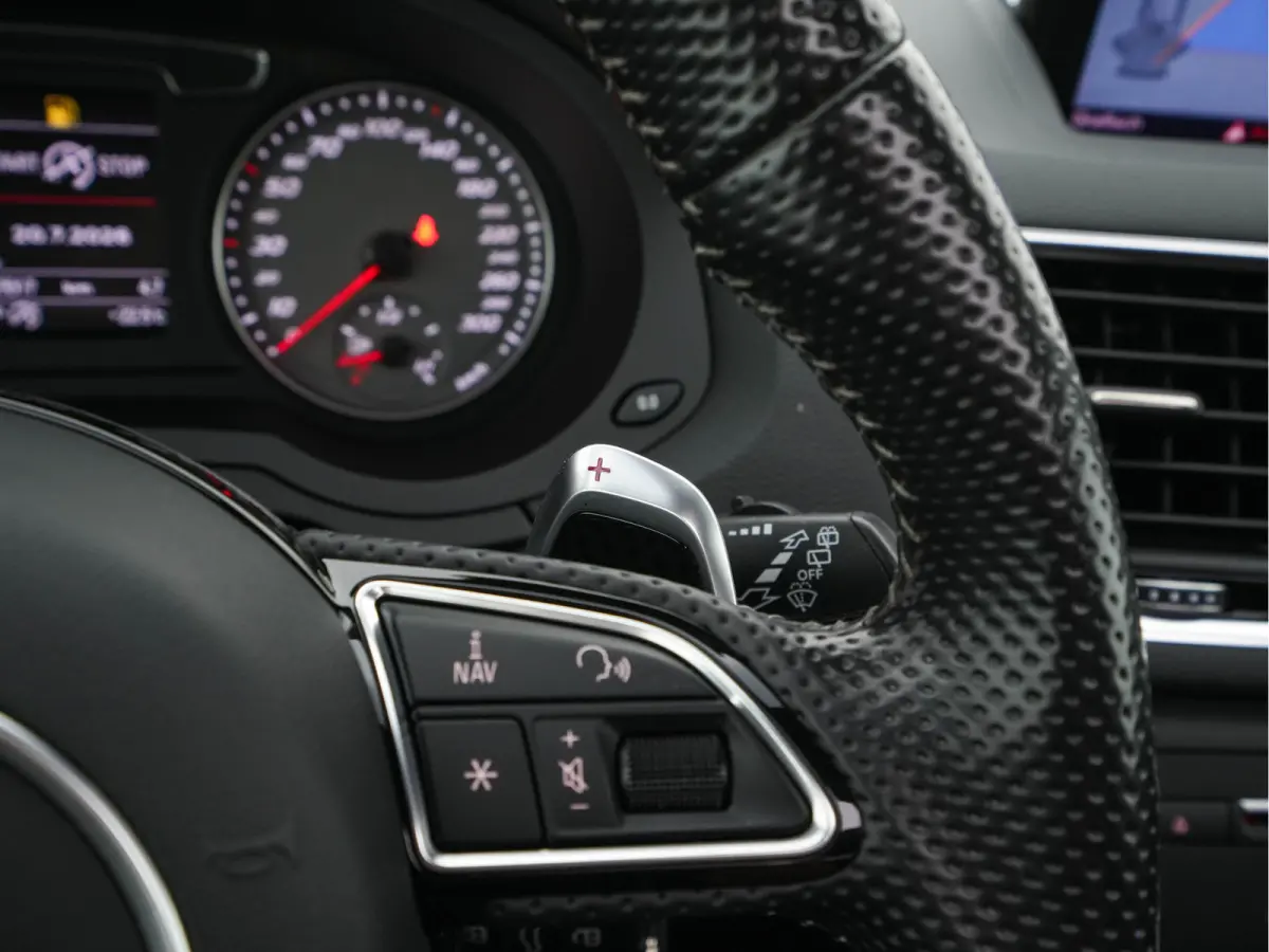 2.5 TFSI RS Q3 Quattro Aut. *PANO | LEDER-ALCANTARA | FULL-LED | BOSE-AUDIO | NAVI-FULLMAP | CAMERA | HEATED-SPORTSEATS | SHIFTPADDLES | CRUISE | PRIVACY-GLASS | ECC | PDC | 19"ALU*