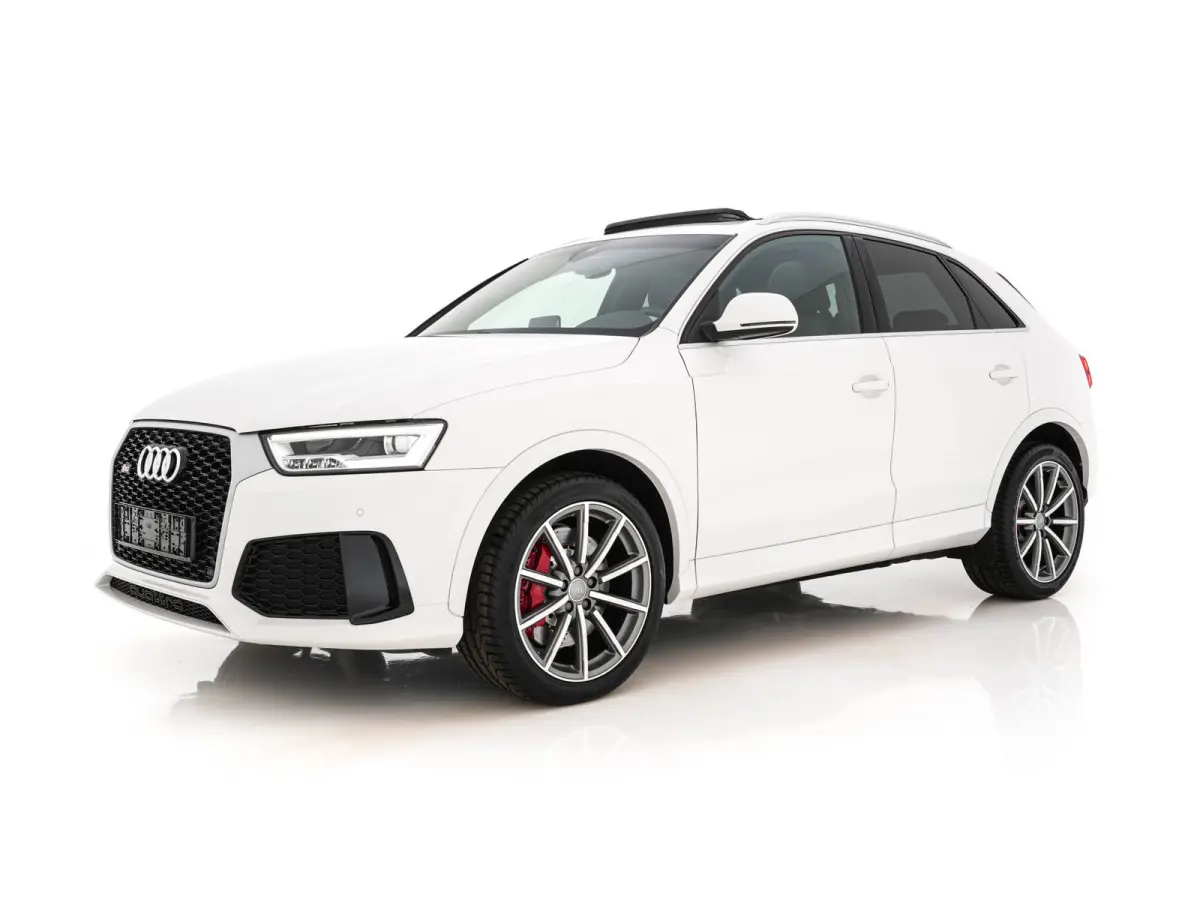 2.5 TFSI RS Q3 Quattro Aut. *PANO | LEDER-ALCANTARA | FULL-LED | BOSE-AUDIO | NAVI-FULLMAP | CAMERA | HEATED-SPORTSEATS | SHIFTPADDLES | CRUISE | PRIVACY-GLASS | ECC | PDC | 19"ALU*