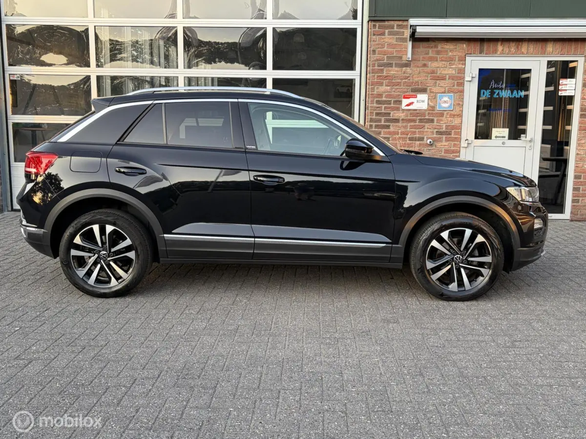 1.5 TSI Busines Edition|Afneembare Trekhaak|Camera|Carplay|Stoelverwarming|Parkeersensoren V/A.