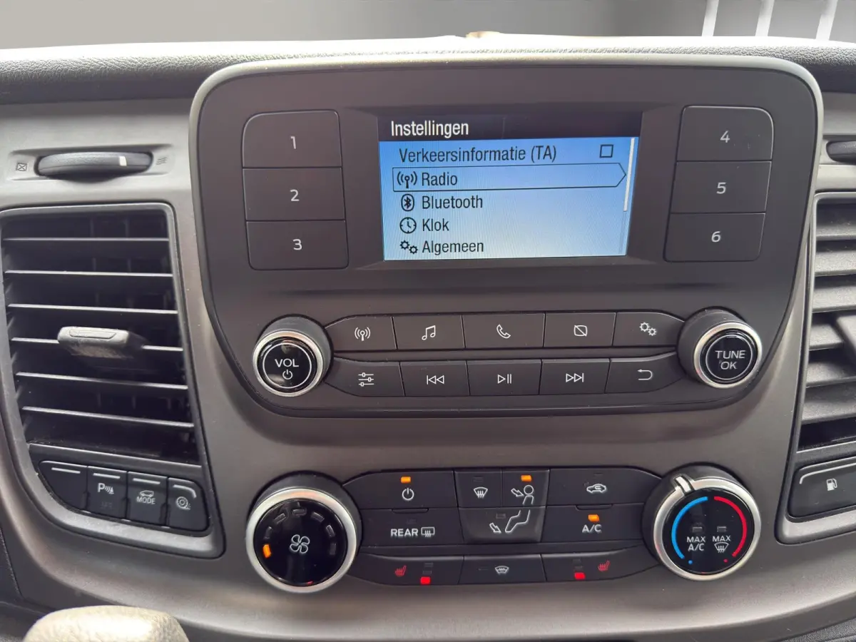 320 1.0 EcoBoost L1H1 PHEV Trend 9 Persoons | | Airco | Stoelverwarm. | Sidebars | Led | Parksensors | Incl.BTW&BPM