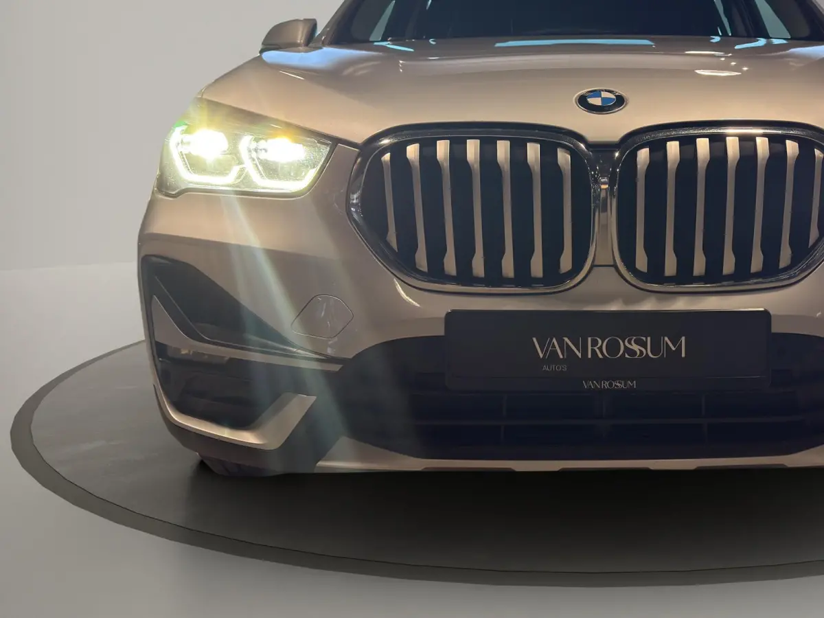 xDrive25e High Executive X-Line Panorama | Leder | Sportstoelen | Led | Park sensors V+A |