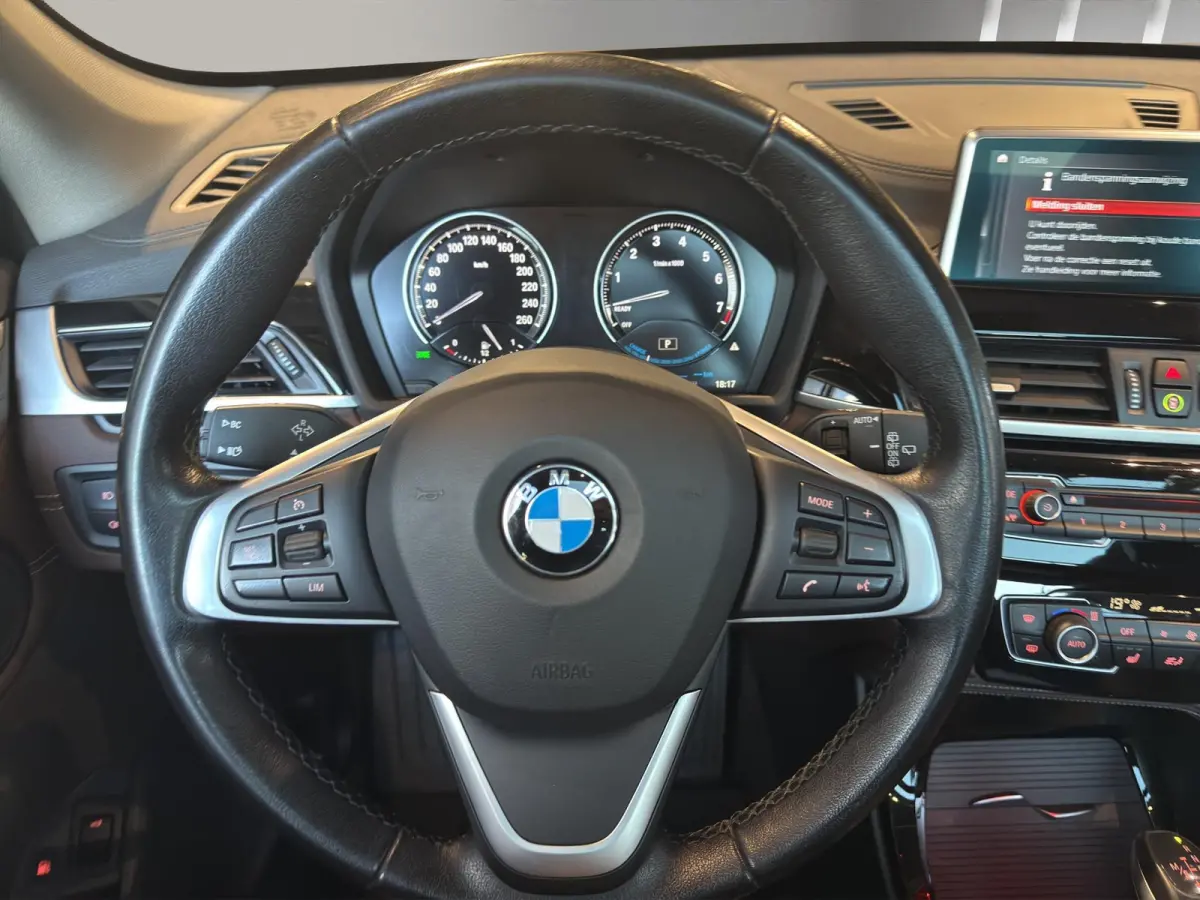 xDrive25e High Executive X-Line Panorama | Leder | Sportstoelen | Led | Park sensors V+A |
