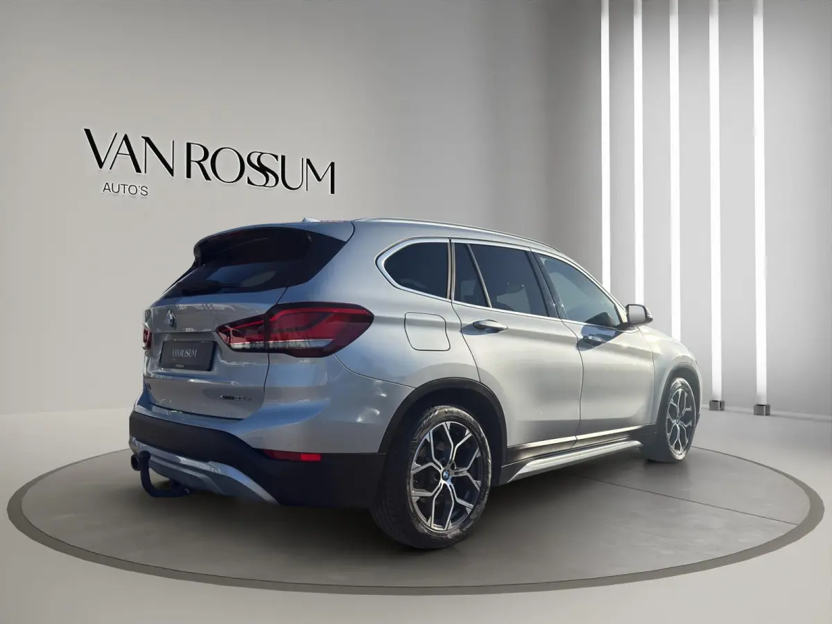 xDrive25e High Executive X-Line Panorama | Leder | Sportstoelen | Led | Park sensors V+A |