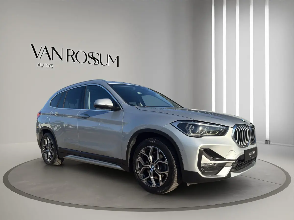 xDrive25e High Executive X-Line Panorama | Leder | Sportstoelen | Led | Park sensors V+A |