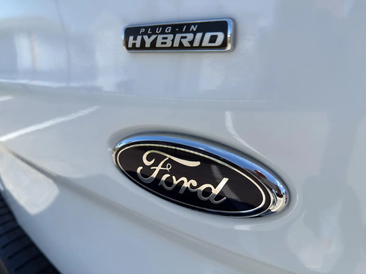 320 1.0 EcoBoost L1H1 PHEV VR-Edition 9 persoons | Incl BTW /BPM | 20" | Extra Getint | Spoilers | Raptor | Stoelvw | Parksensors |