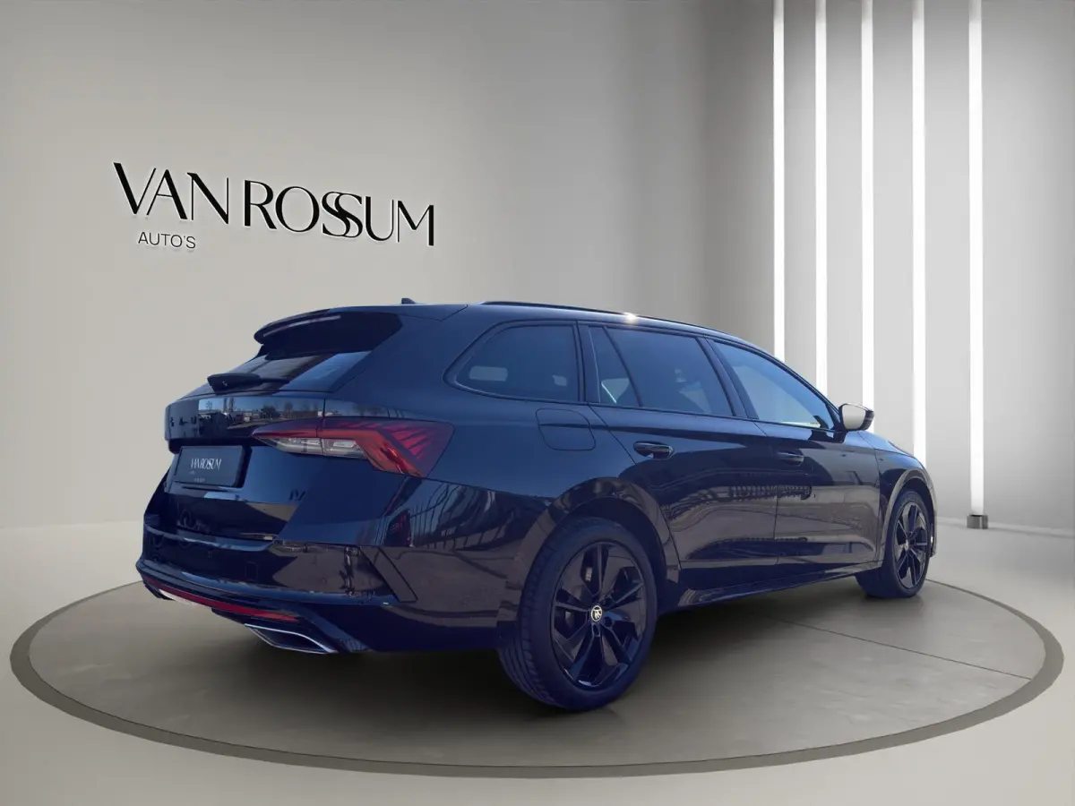 1.4 TSI RS iV PHEV Business | Pano | Head-Up | Led | Stuur verw. | Parksensoren |