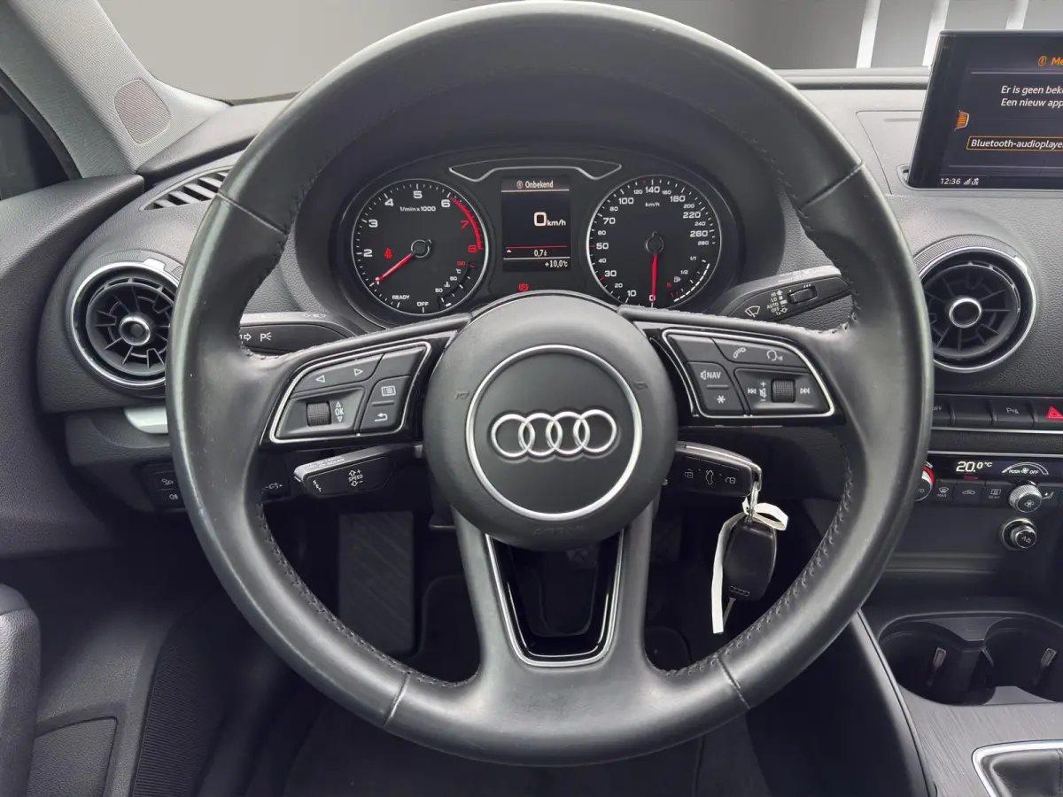 30 TFSI | Navi | Parkeersensors V+A | Airco (automatisch) | 16"| Bluetooth |