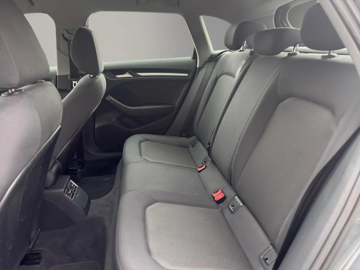 30 TFSI | Navi | Parkeersensors V+A | Airco (automatisch) | 16"| Bluetooth |