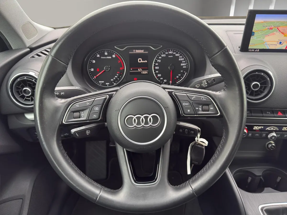 30 TFSI | Navi | Parkeersensors V+A | Airco (automatisch) | 16"| Bluetooth |
