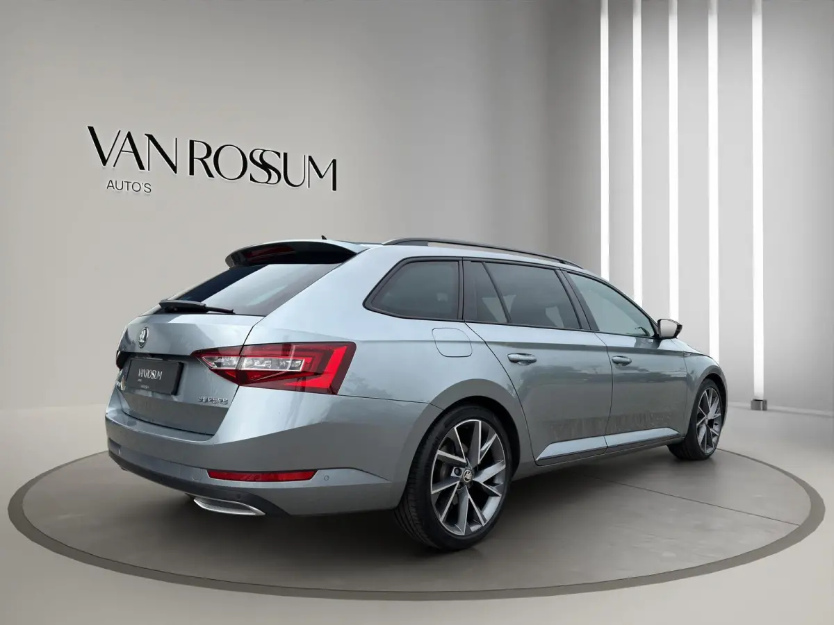 1.8 TSI Sportline Pano | Camera | Led | Geheugen  | Wegklap Trekhaak | Android |