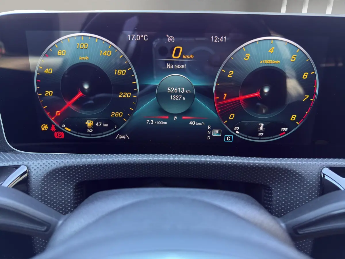 180 Business Solution AMG Pano | Stoelverwarming | 19 "| Parksensors V+A | Widescreen | Led | Camera |