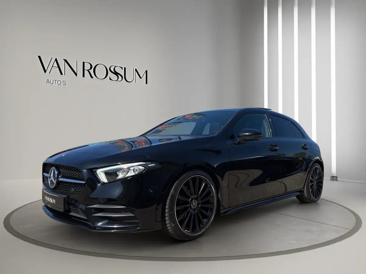 180 Business Solution AMG Pano | Stoelverwarming | 19 "| Parksensors V+A | Widescreen | Led | Camera |