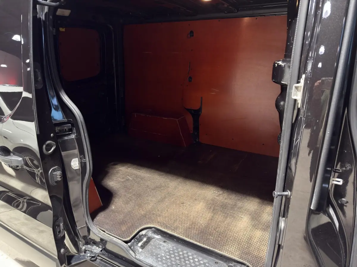 L1H1 1.6 dCi 120 Energy | Airco  Camera | Parkeersensors | Navigatie | Trekhaak | 3-Zits | Cruise C.|