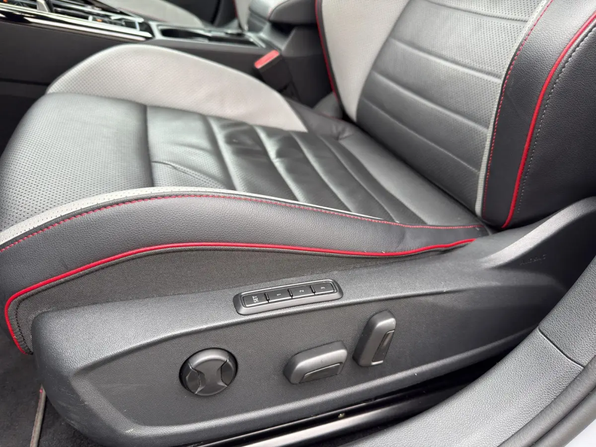2.0 TSI GTI 5Drs | Pano | Leer | Memory | H&K | Head-Up | Stoel & Stuur verwarming |