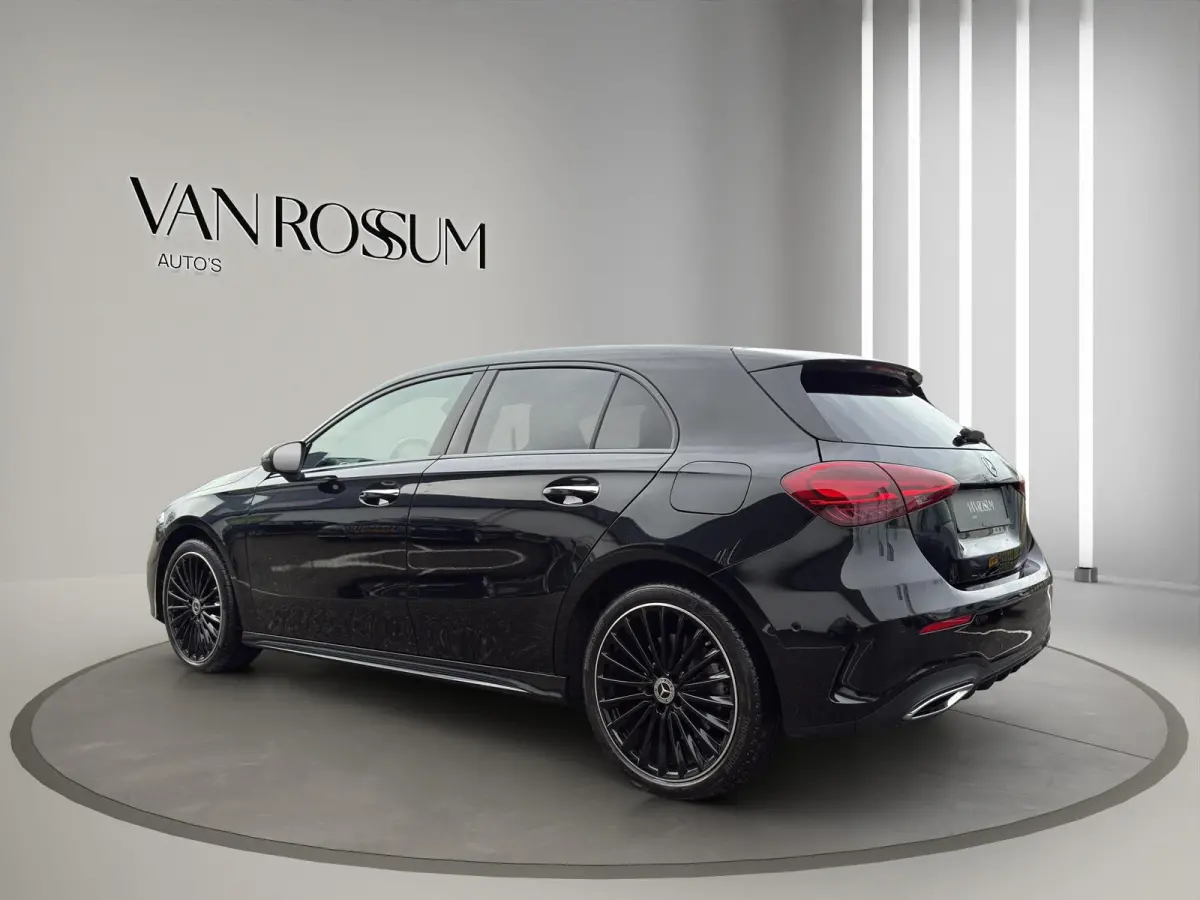 250 e AMG Line Panoramadak | 19"Velg | Sfeer | Elektrisch Stoel(en) met geheugen | Camera |