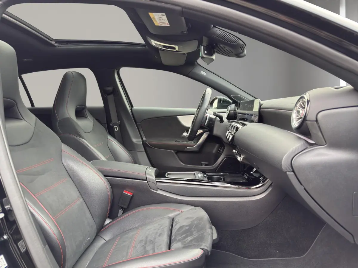 250 e AMG Line Panoramadak | 19"Velg | Sfeer | Elektrisch Stoel(en) met geheugen | Camera |