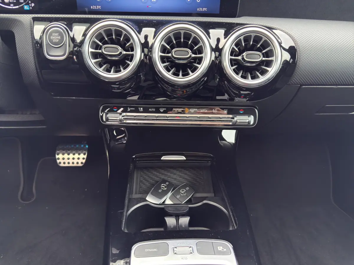 250 e AMG Line Panoramadak | 19"Velg | Sfeer | Elektrisch Stoel(en) met geheugen | Camera |