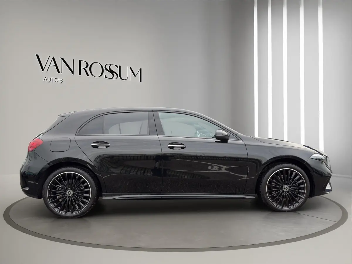 250 e AMG Line Panoramadak | 19"Velg | Sfeer | Elektrisch Stoel(en) met geheugen | Camera |