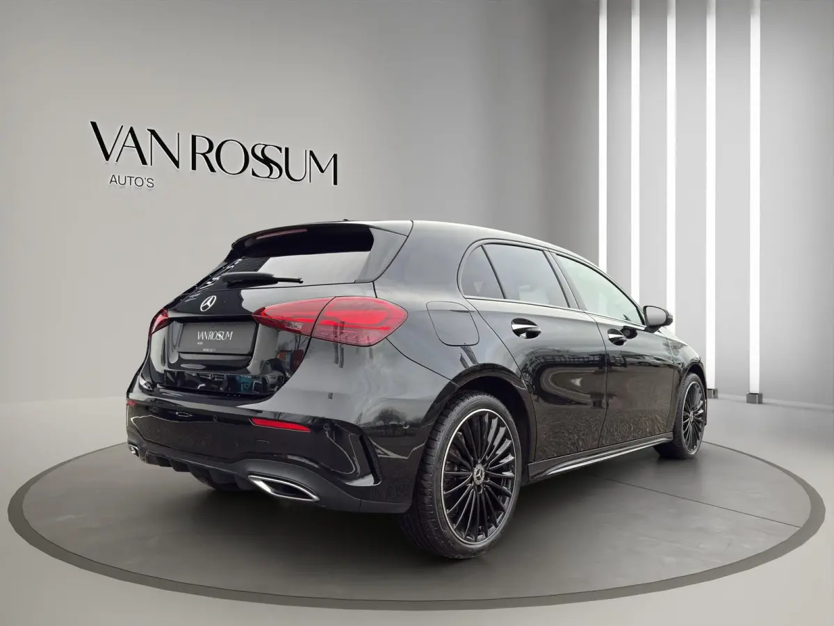 250 e AMG Line Panoramadak | 19"Velg | Sfeer | Elektrisch Stoel(en) met geheugen | Camera |