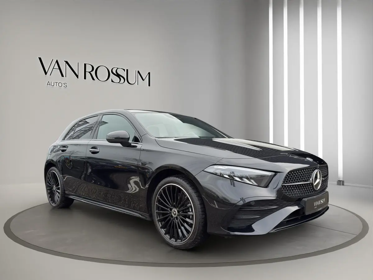 250 e AMG Line Panoramadak | 19"Velg | Sfeer | Elektrisch Stoel(en) met geheugen | Camera |
