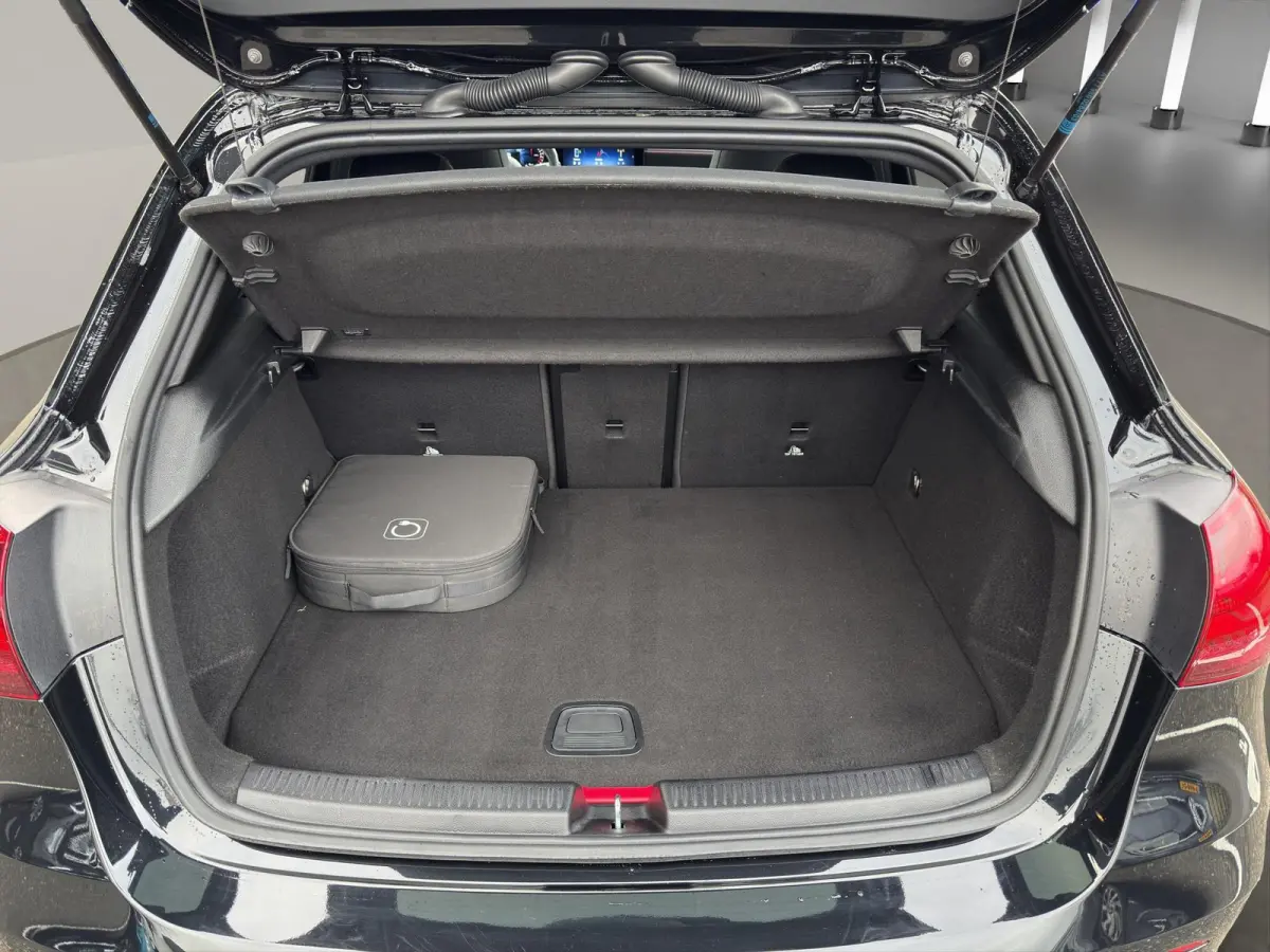 250 e AMG Line Panoramadak | 19"Velg | Sfeer | Elektrisch Stoel(en) met geheugen | Camera |