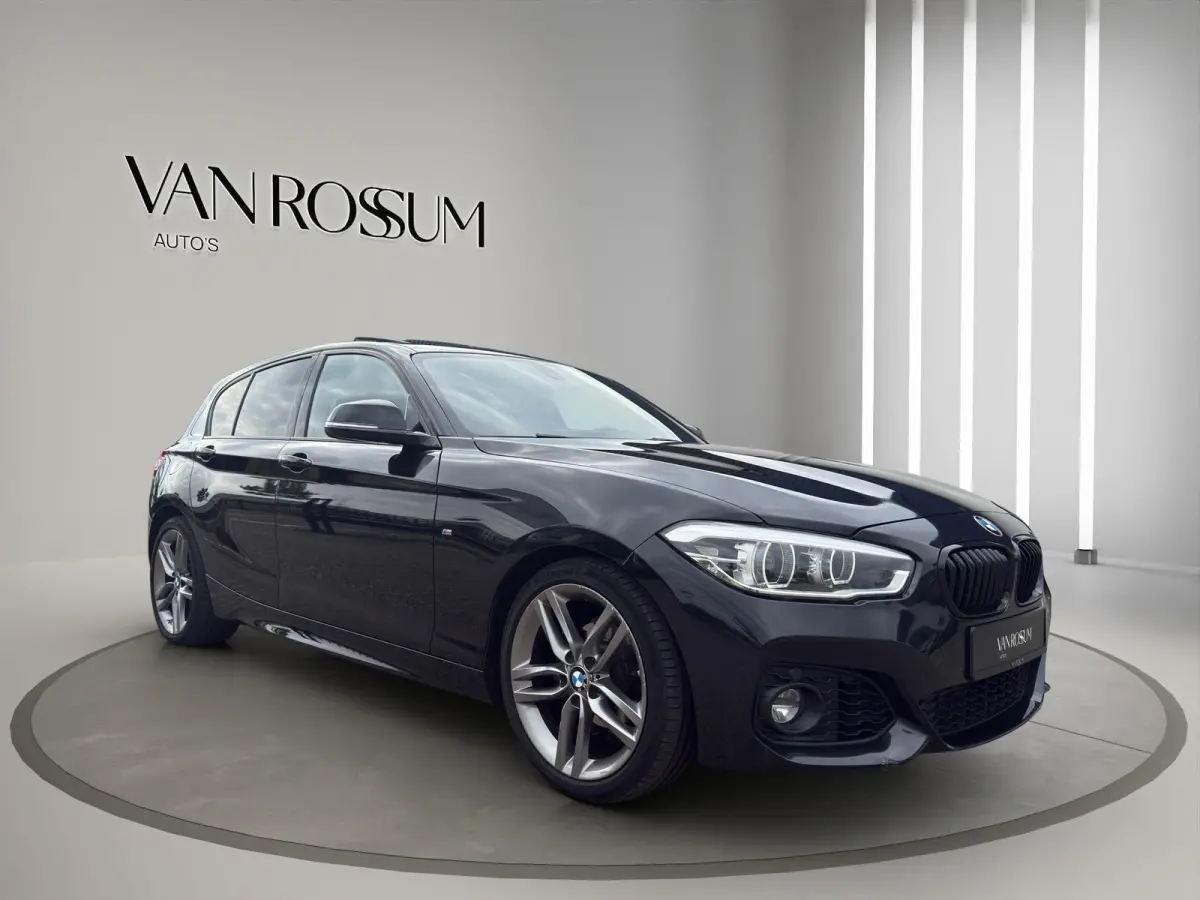 118i Edition M Sport Shadow High Executive | Leder | Schuif/kanteldak | Led | Parksenors V+A | Stoelverw |