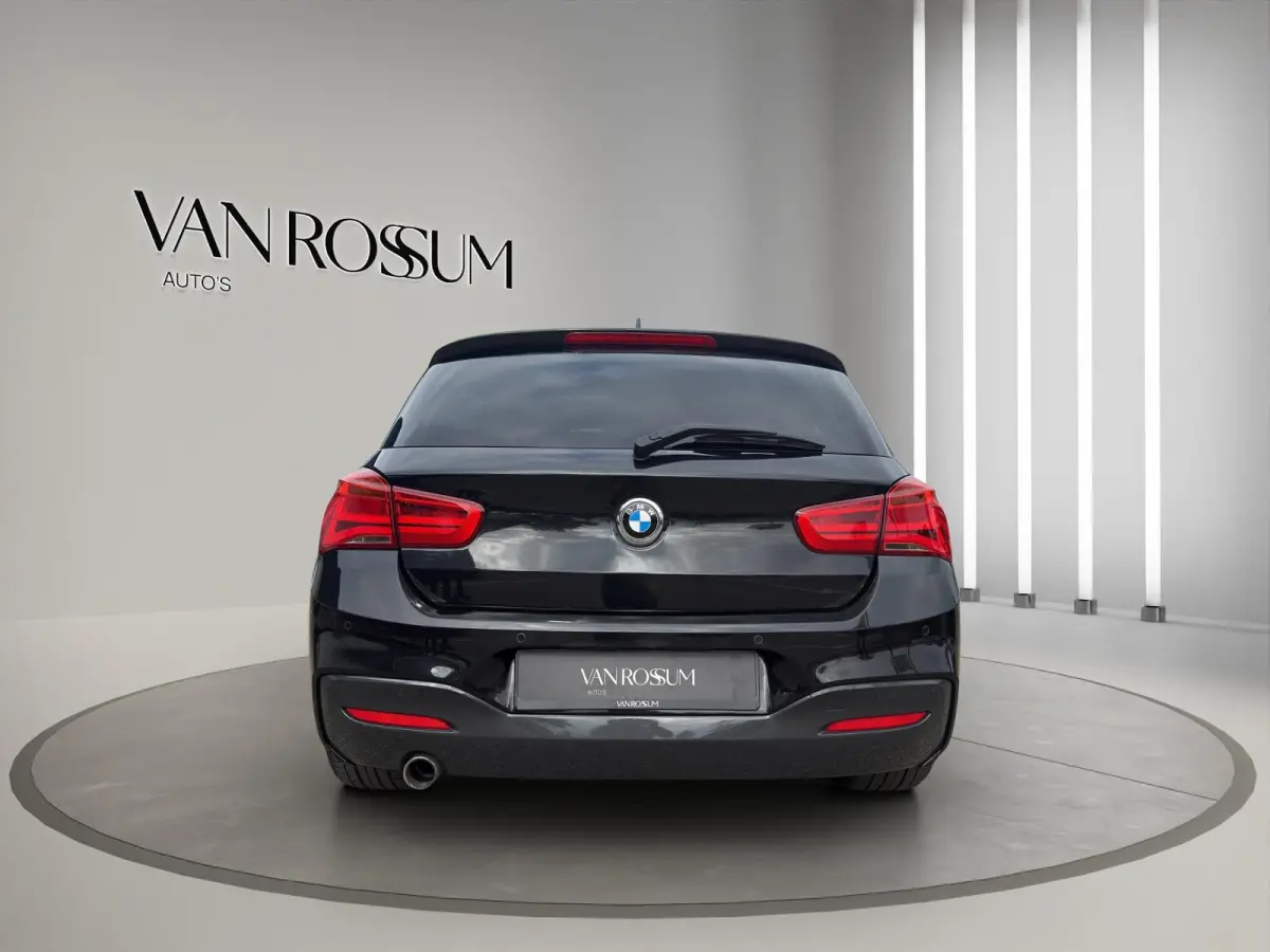 118i Edition M Sport Shadow High Executive | Leder | Schuif/kanteldak | Led | Parksenors V+A | Stoelverw |