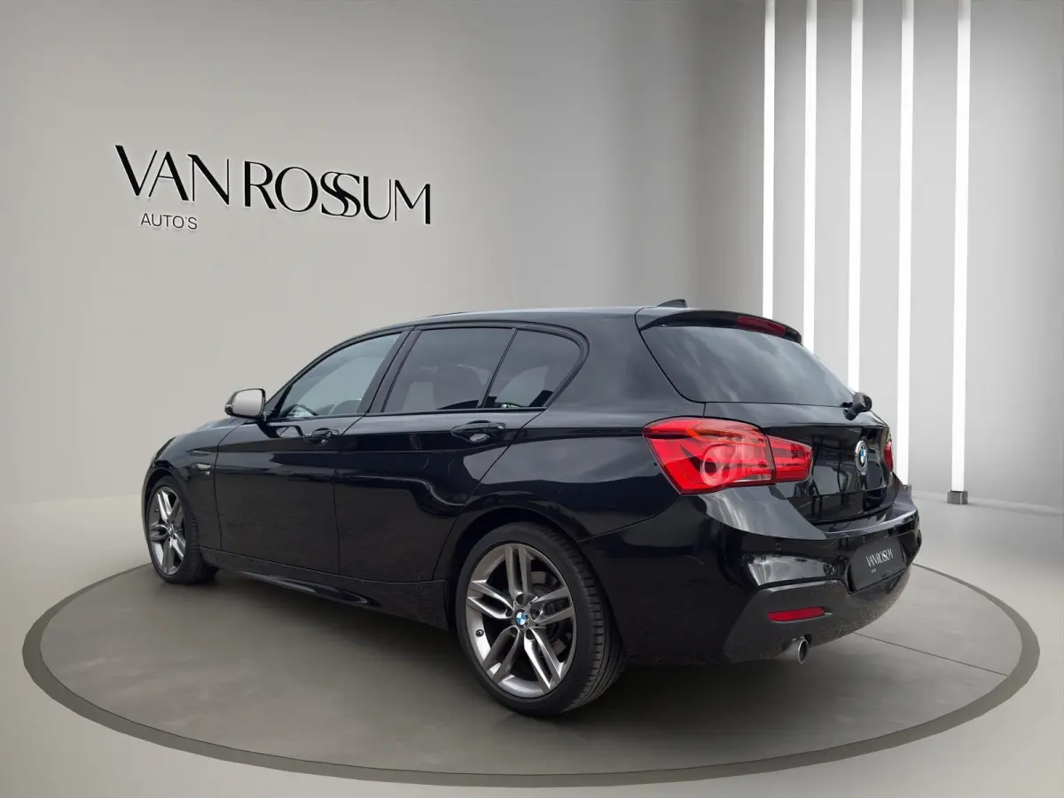 118i Edition M Sport Shadow High Executive | Leder | Schuif/kanteldak | Led | Parksenors V+A | Stoelverw |