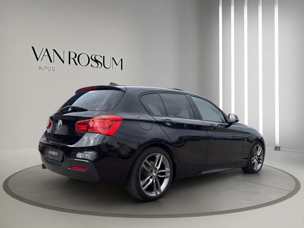 118i Edition M Sport Shadow High Executive | Leder | Schuif/kanteldak | Led | Parksenors V+A | Stoelverw |