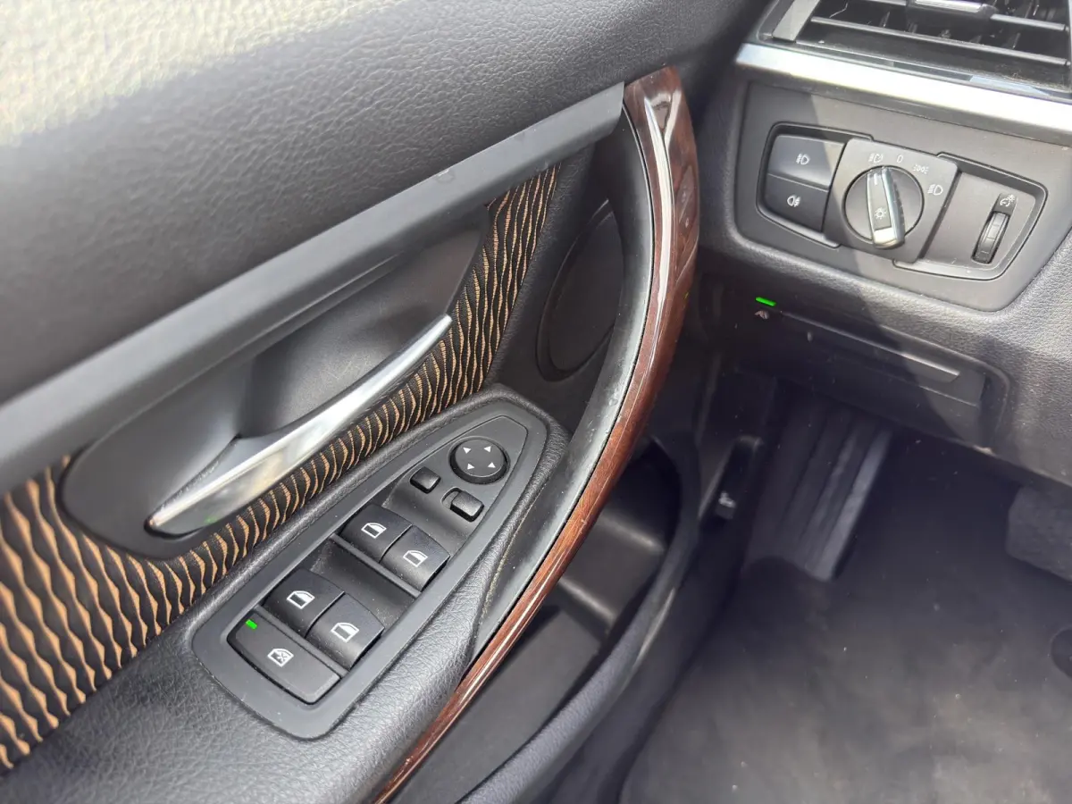 335i High Executive Automaat | Stoelverw | Airco/Clima | 18"Velg | Cruise | 306 Pk |