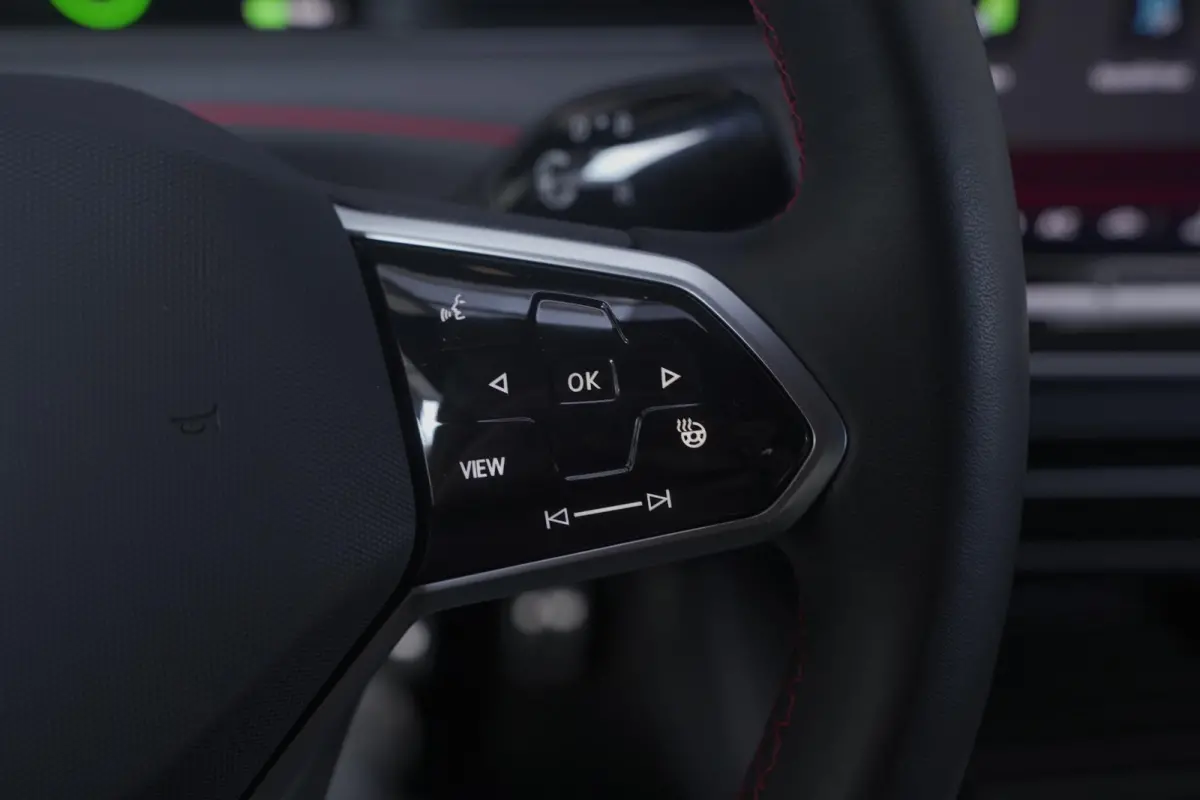 GTX 250 kW 4Motion SOH 97% Head-Up Display Navi Apple Carplay Achteruitrijcamera 20"-lmv Stoelen V+A Verwarmd Stuurverwarming Elek. Trekhaak