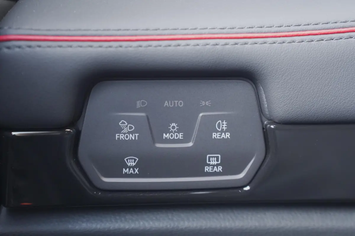 GTX 250 kW 4Motion SOH 97% Head-Up Display Navi Apple Carplay Achteruitrijcamera 20"-lmv Stoelen V+A Verwarmd Stuurverwarming Elek. Trekhaak