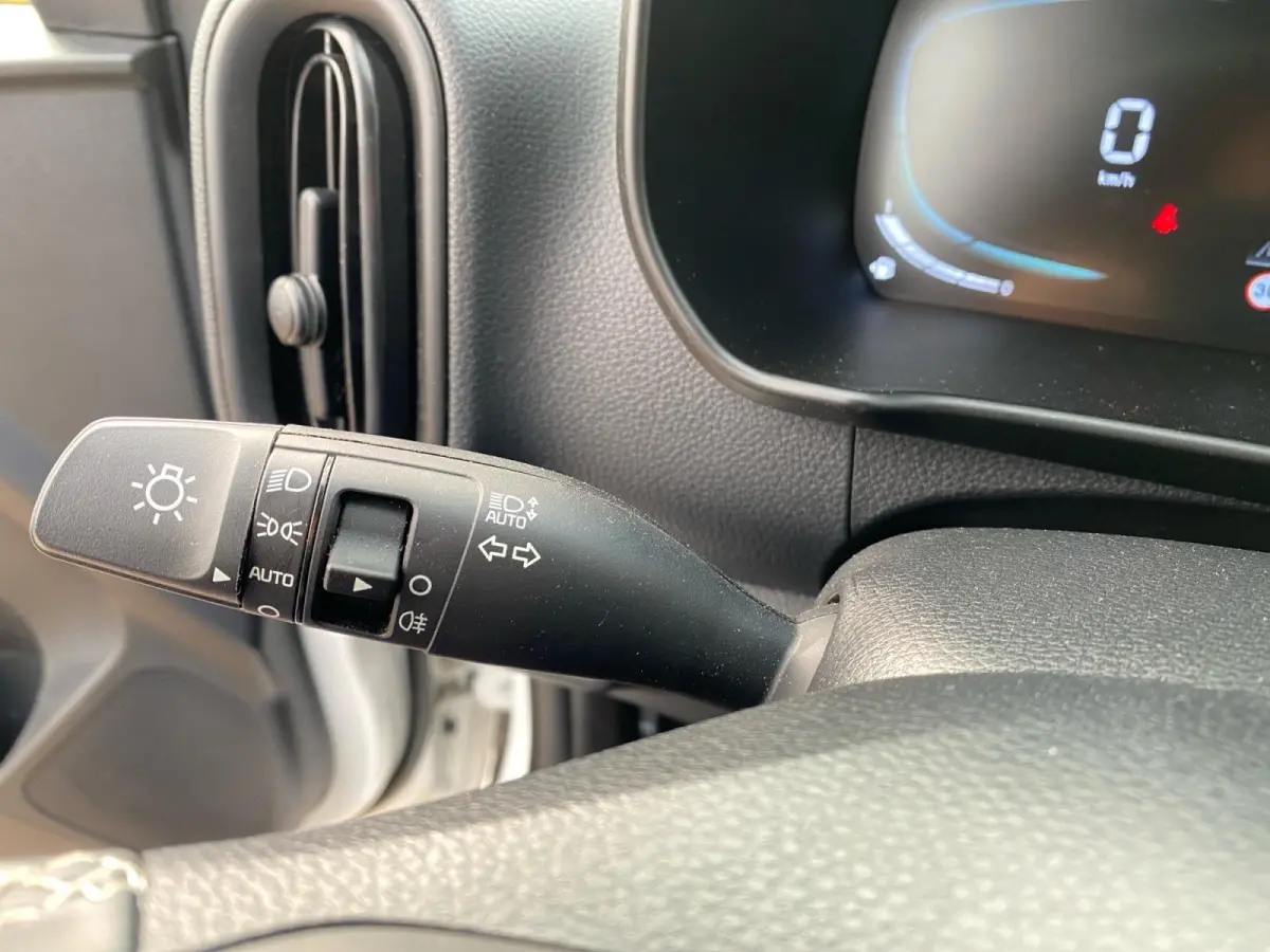 1.0 DPI DynamicPlusLine Airco | LM-velgen | Camera | Cruise control | Bluetooth | Navigatie | AppleCarPlay / Android auto |