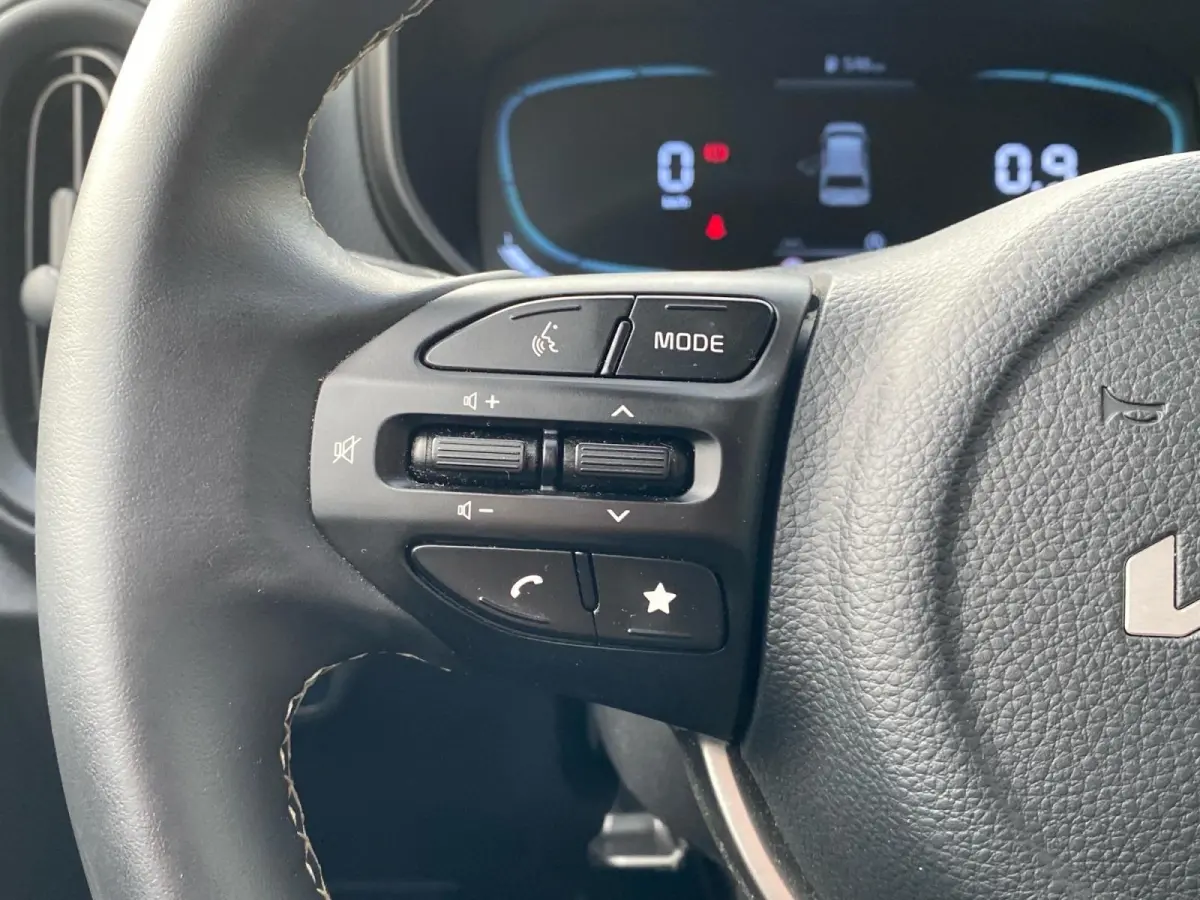 1.0 DPI DynamicPlusLine Airco | LM-velgen | Camera | Cruise control | Bluetooth | Navigatie | AppleCarPlay / Android auto |