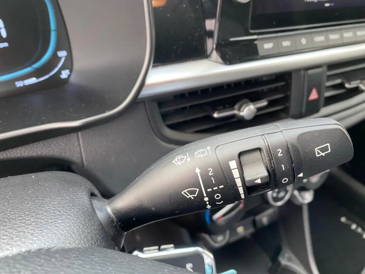 1.0 DPI DynamicPlusLine Airco | LM-velgen | Camera | Cruise control | Bluetooth | Navigatie | AppleCarPlay / Android auto |