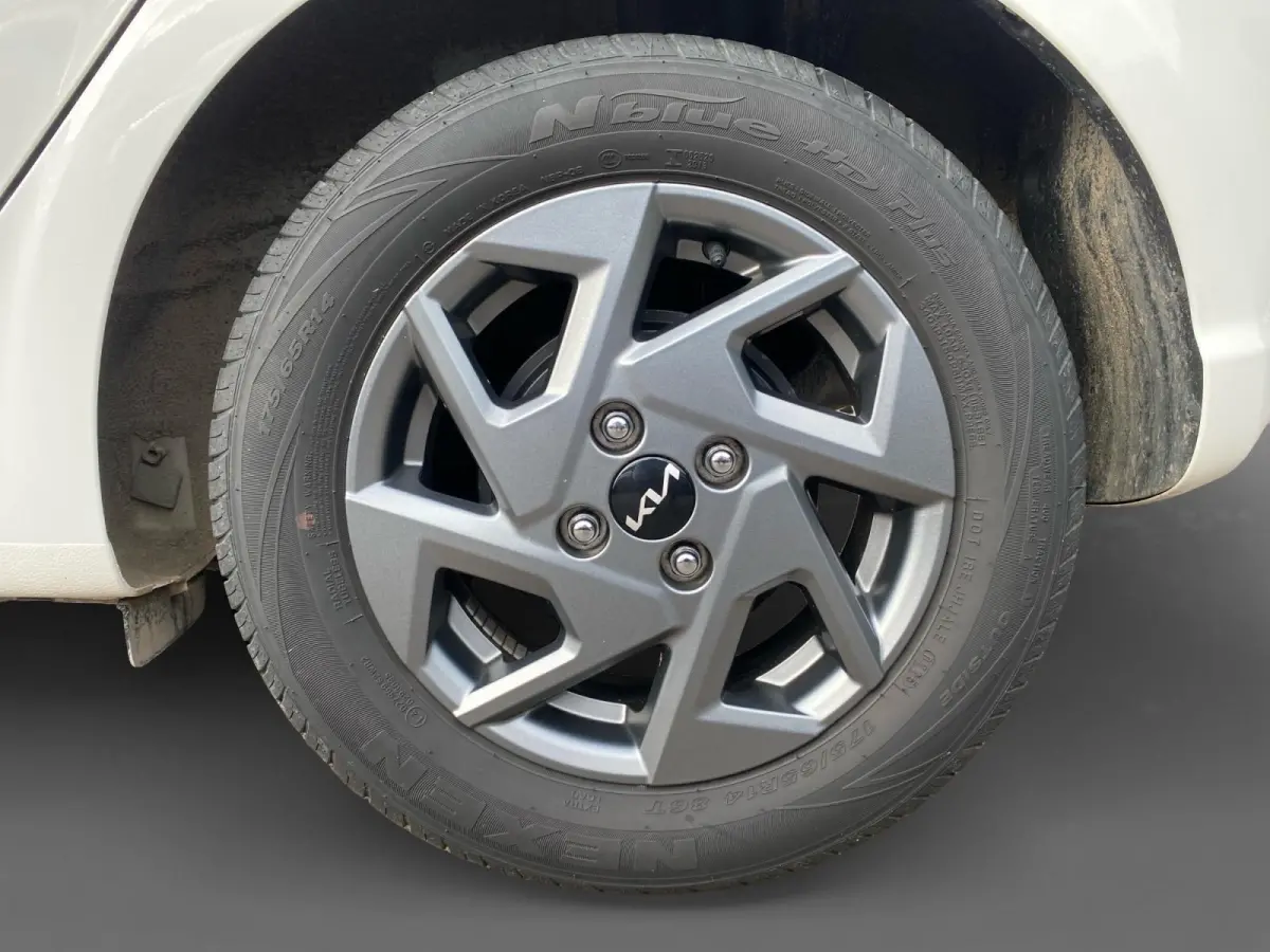 1.0 DPI DynamicPlusLine Airco | LM-velgen | Camera | Cruise control | Bluetooth | Navigatie | AppleCarPlay / Android auto |