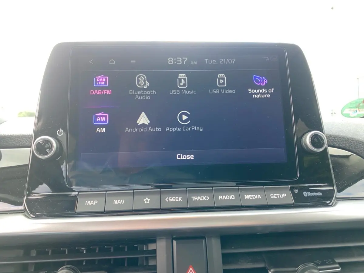 1.0 DPI DynamicPlusLine Airco | LM-velgen | Camera | Cruise control | Bluetooth | Navigatie | AppleCarPlay / Android auto |