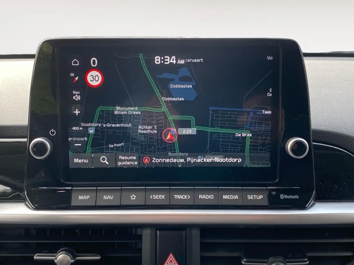 1.0 DPI DynamicPlusLine Airco | LM-velgen | Camera | Cruise control | Bluetooth | Navigatie | AppleCarPlay / Android auto |