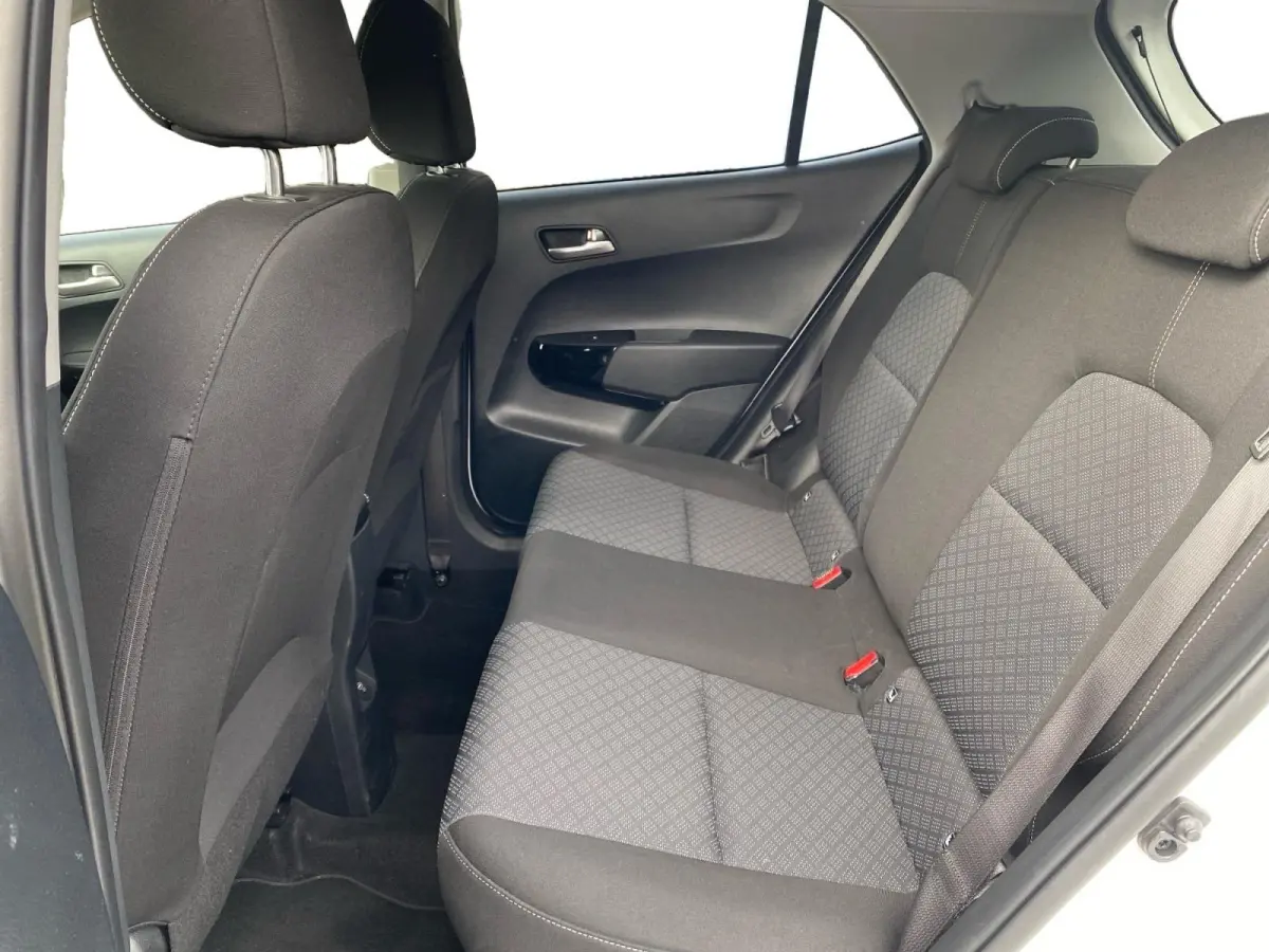 1.0 DPI DynamicPlusLine Airco | LM-velgen | Camera | Cruise control | Bluetooth | Navigatie | AppleCarPlay / Android auto |