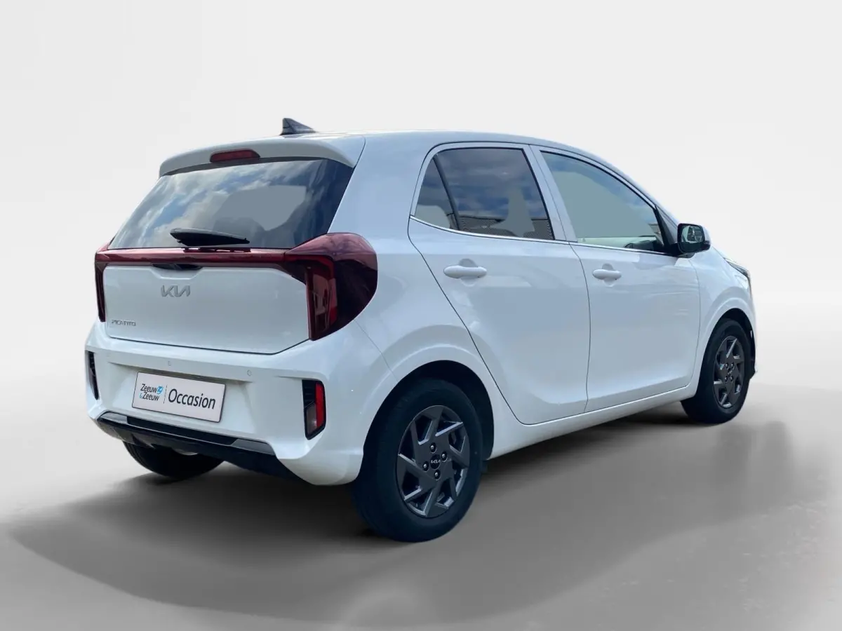 1.0 DPI DynamicPlusLine Airco | LM-velgen | Camera | Cruise control | Bluetooth | Navigatie | AppleCarPlay / Android auto |