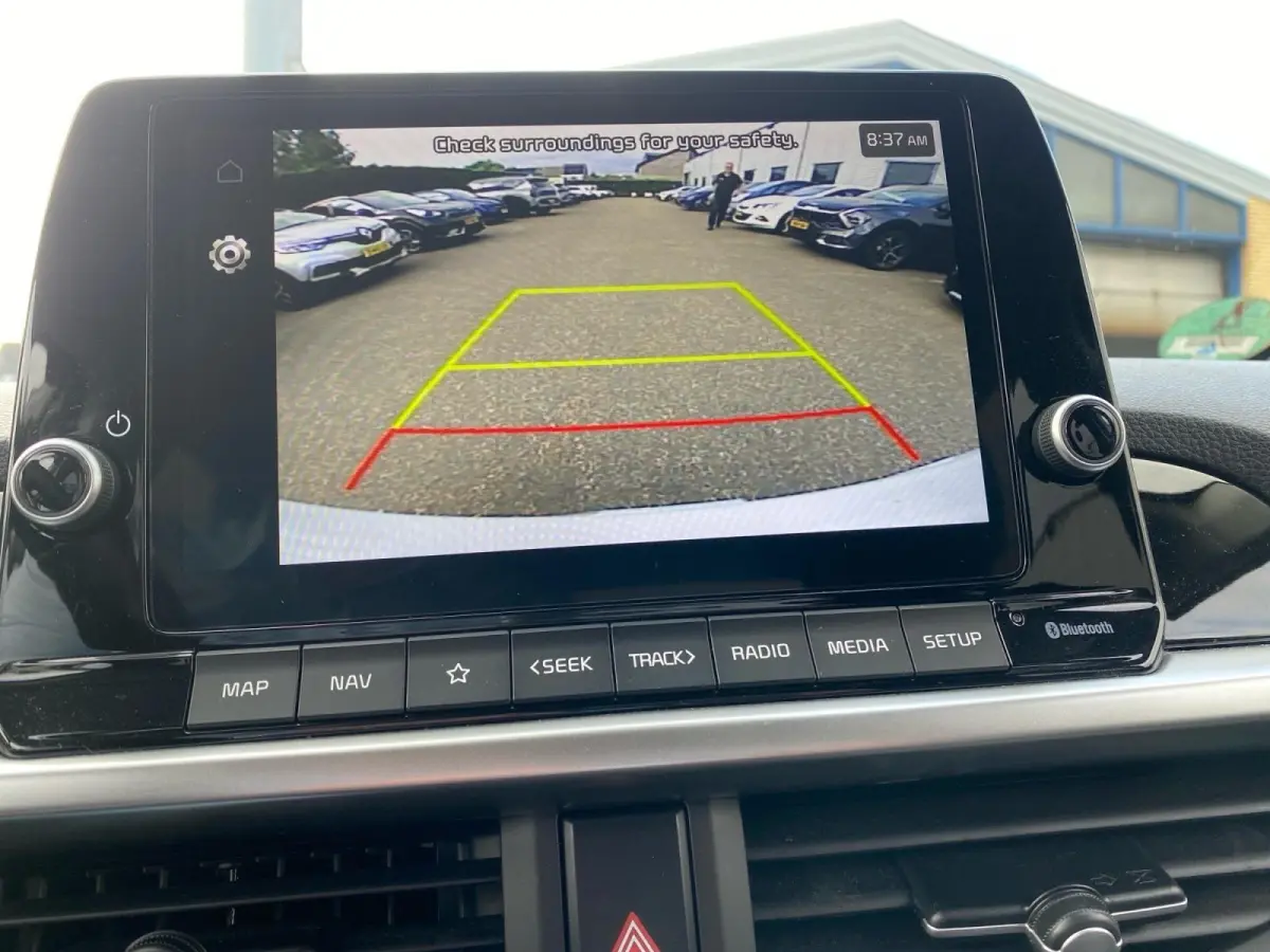 1.0 DPI DynamicPlusLine Airco | LM-velgen | Camera | Cruise control | Bluetooth | Navigatie | AppleCarPlay / Android auto |