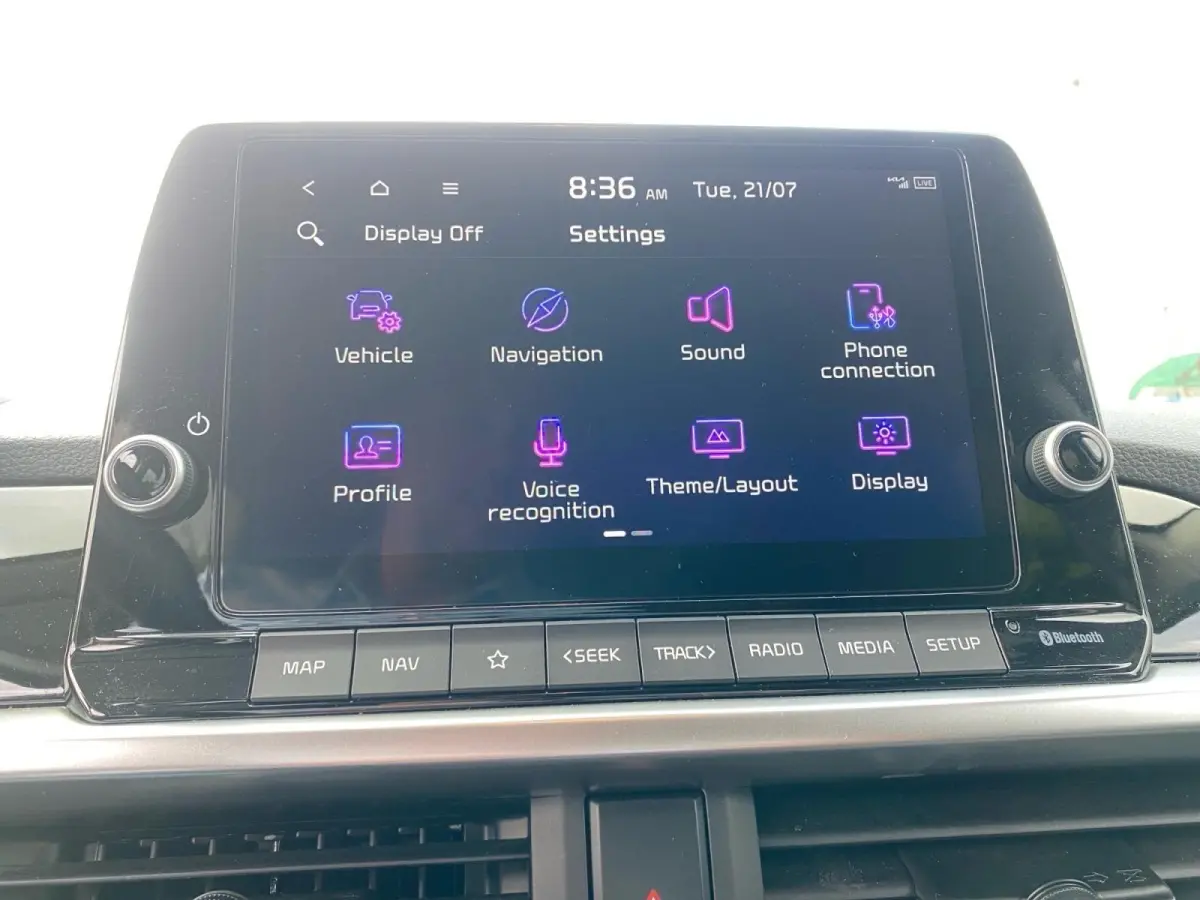 1.0 DPI DynamicPlusLine Airco | LM-velgen | Camera | Cruise control | Bluetooth | Navigatie | AppleCarPlay / Android auto |