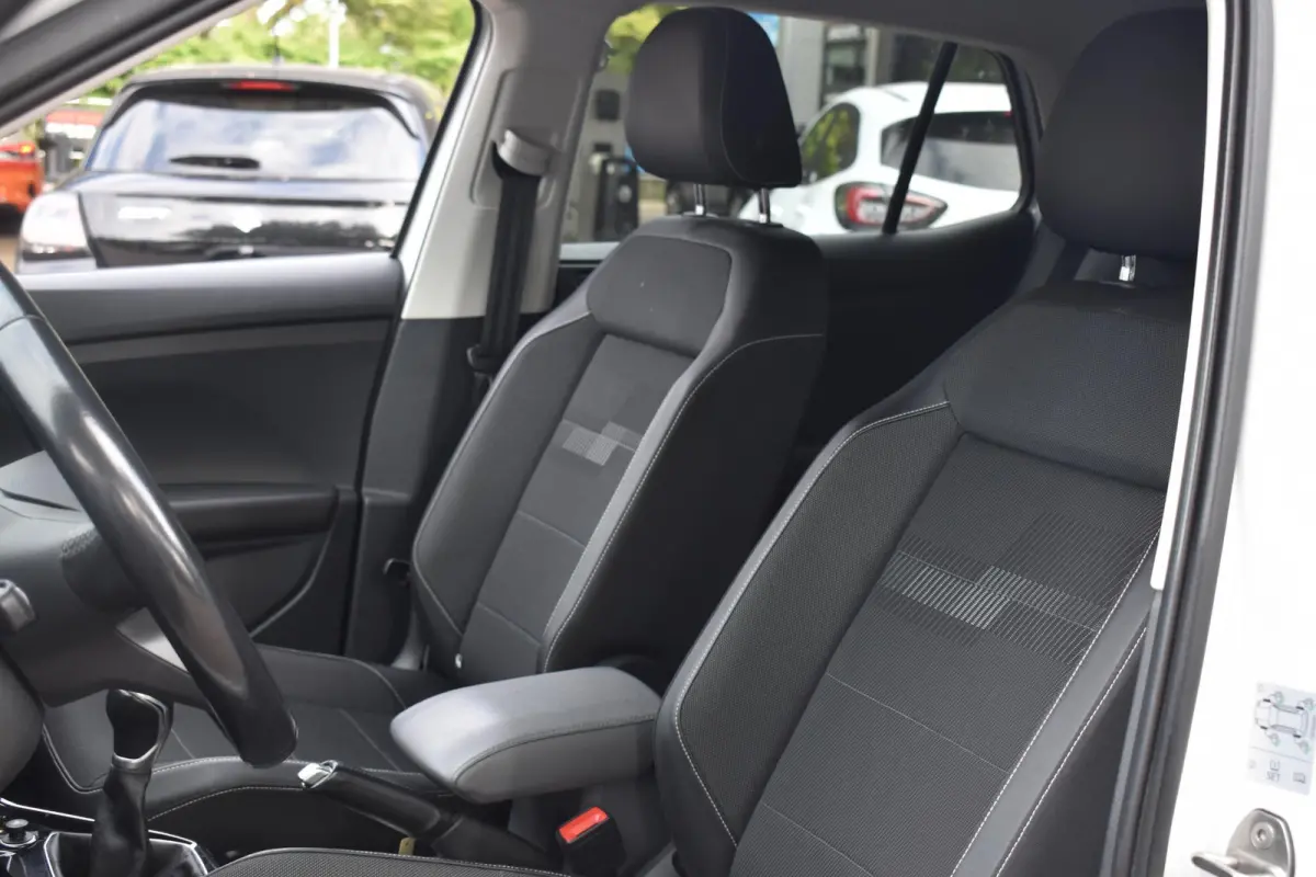 1.0 TSI Style Blind Spot | Half-Leder | Carplay Navi | Camera | Sensoren voor en achter | 12 mnd BOVAG garantie | Whatsapp 06-53188999